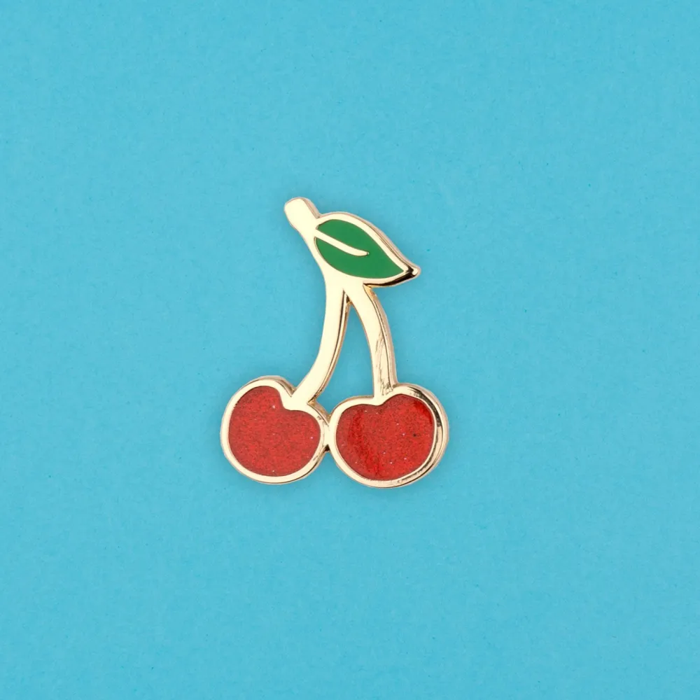 Fashion Pin's Cerise Pin's